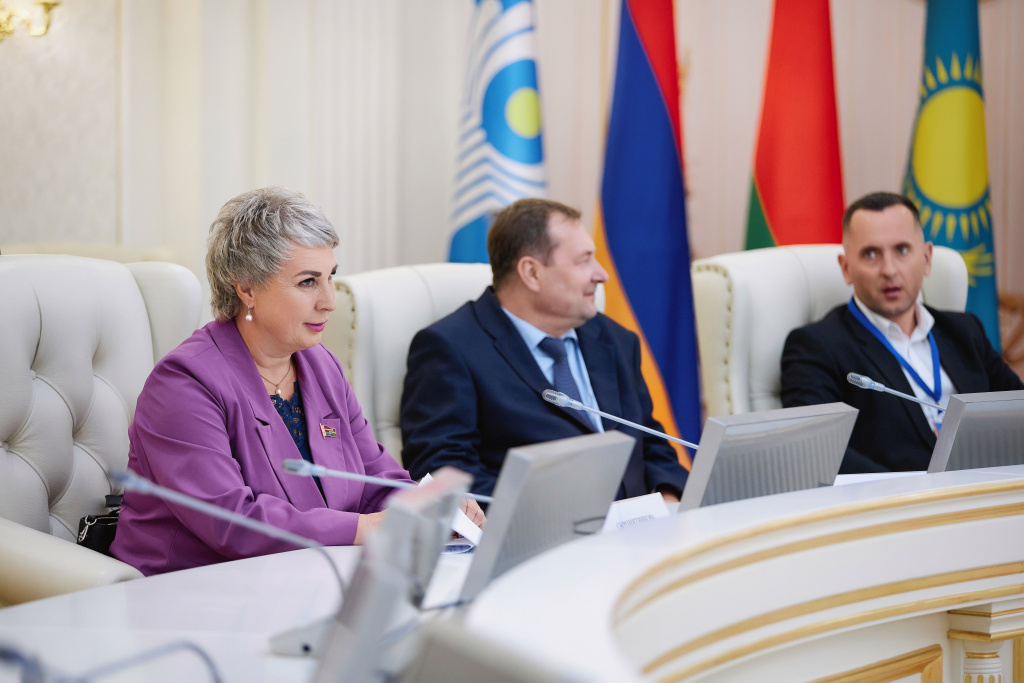 stroymir-lider-v-stroitelstve-2024-dveri (3).jpg